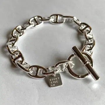 Sunny Side Anchor Chain Bracelet Size: M