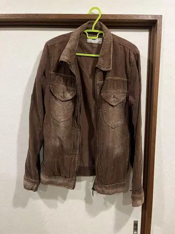 브라운 데님 자켓 포켓 부착