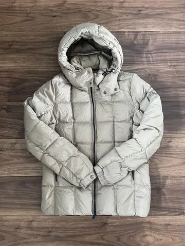 타트라스 베이지 다운 자켓