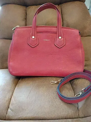 FURLA 핑크 천연 가죽 숄더백 스트랩 포함