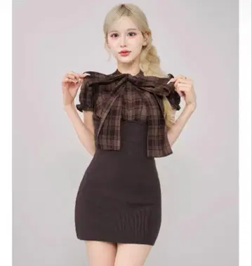 Darich 레이어드 보타이 니트 미니 원피스 브라운