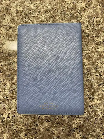 SMYTHSON 라이트 블루 여권 케이스