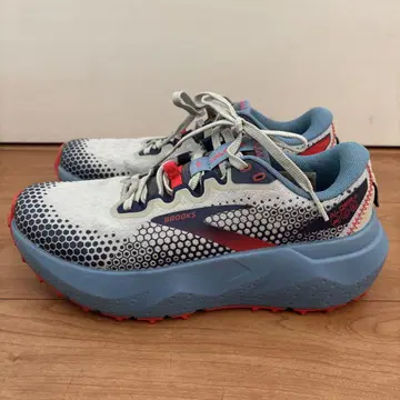 BROOKS 트레일 러닝화 화이트/블루/레드
