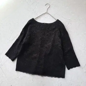 새상품 두지엠 클라세 레이스 블라우스 7부 소매 블랙