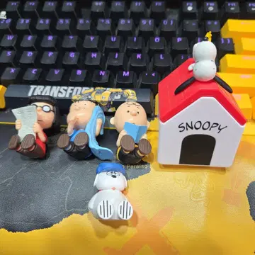 스누피와 찰리 브라운 피규어 세트 4점 세트