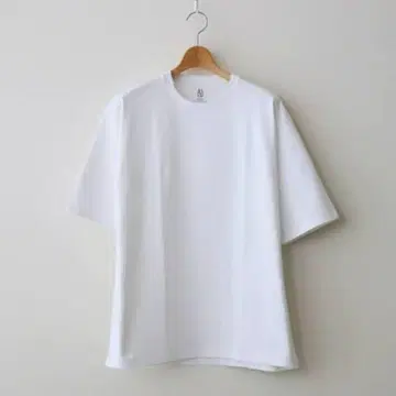 새상품급 BATONER MERIYASU T-SHIRT 바토너 화이트T셔츠