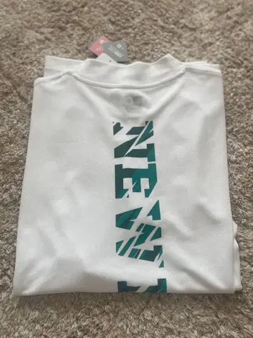 NEW ERA 화이트 셔츠 로고