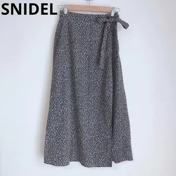 스나이델 롱 스커트 랩 스타일 스커트 슬릿 꽃무늬 블랙 성인 여성