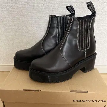 Dr. Martens 블랙 사이드 고어 부츠