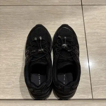 [경량] 메탈릭 에어 스니커즈