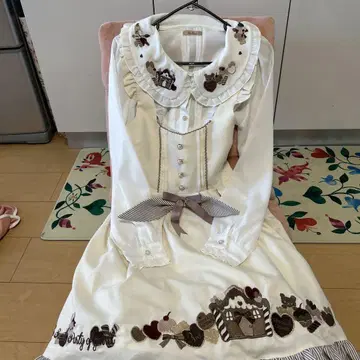 Amabel 자수 화이트 셋업