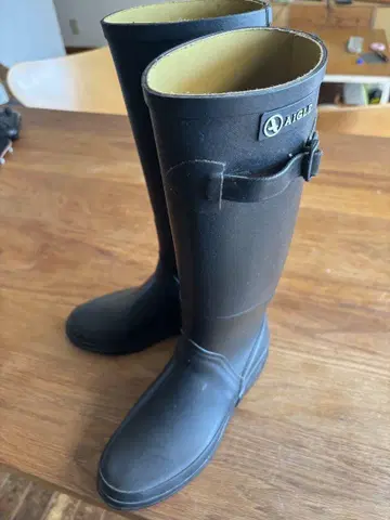 AIGLE 블랙 버클 장화