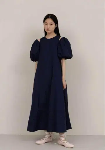 Bibiy 네이비 오픈백 퍼프 슬리브 드레스 원피스
