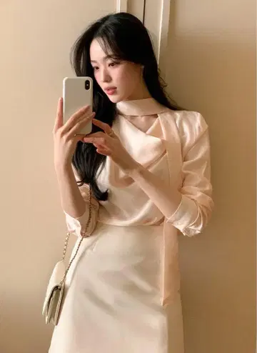 한국 보타이 드레이프 블라우스