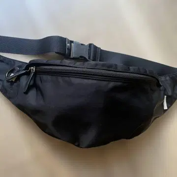 agnes.b VOYAGE 블랙 바디백 웨스트 파우치