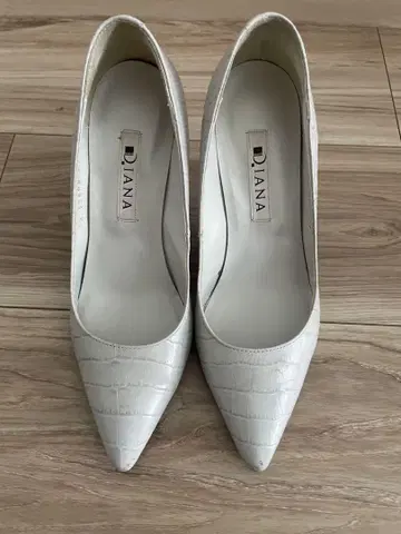 [ 21cm ] DIANA 펌프스 악어 엠보싱 스틸레토