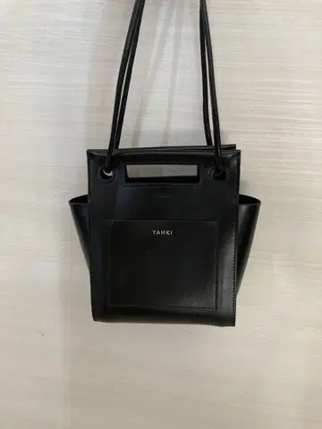 YAHKI 택 포함 새상품 블랙 숄더백 키
