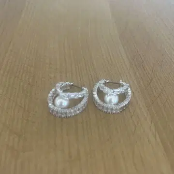 아리아나 그랑데 SWAROVSKI 스와로브스키