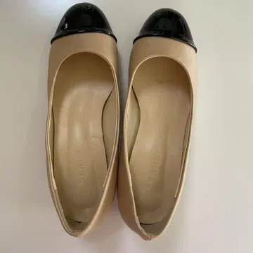 SERRE 플랫슈즈 베이지 블랙