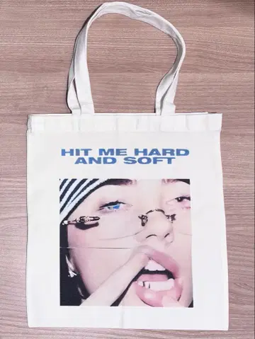 빌리 아이리쉬 HIT ME HARD AND SOFT 토트백