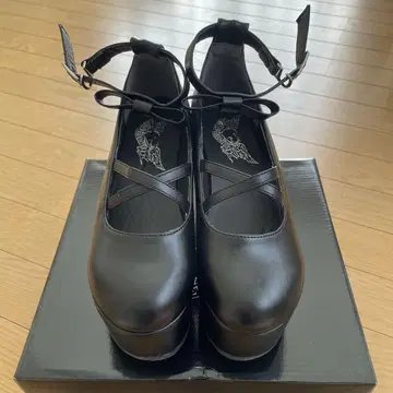 지뢰계 고스로리 통굽 펌프스 블랙