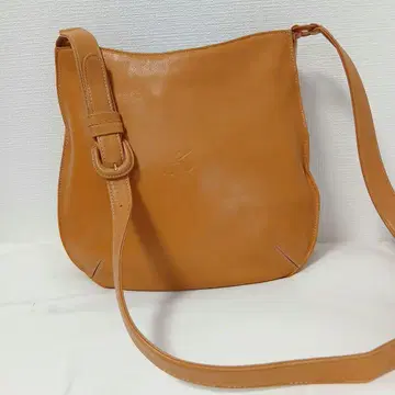 Kitamura 카멜 가죽 숄더백 K 엠보싱