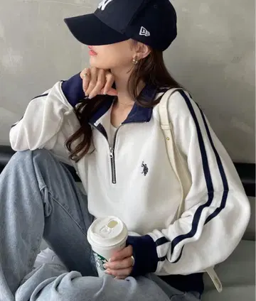 [ Ada ] 라인 디자인 하프 지퍼 맨투맨