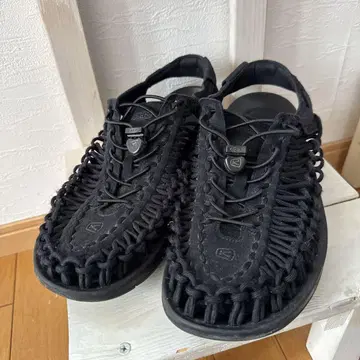 KEEN 샌들