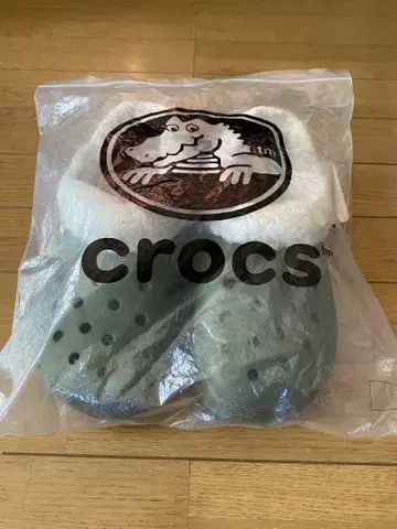 crocs 올리브 그린 퍼 클로그 샌들 M8/W10