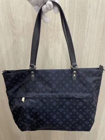 러셋 네이비 로고 패턴 핸드백