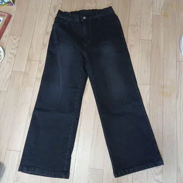 블랙 부츠컷 데님