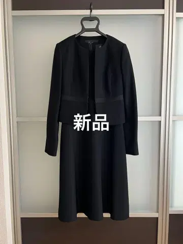 [ 새상품 ] 블랙 원피스 수트 ( 자켓 포함 )