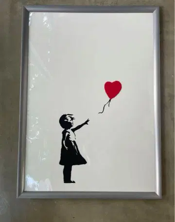 Banksy girl with red balloon wcp 포스터