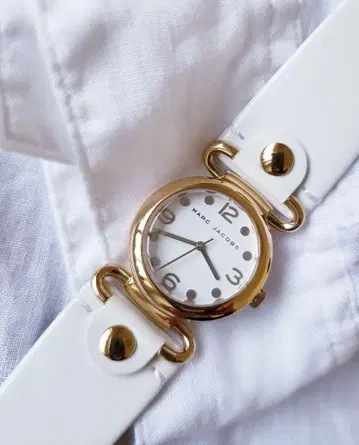 MARC JACOBS 마크제이콥스 화이트 가죽 손목시계
