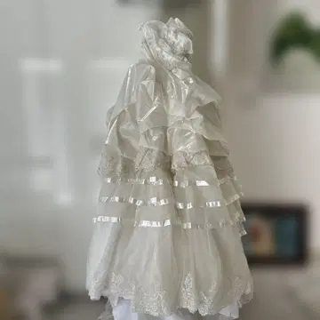 아이보리 프릴 드레스