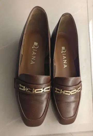 DIANA 로퍼 천연 가죽 브라운 체인 21.5 cm