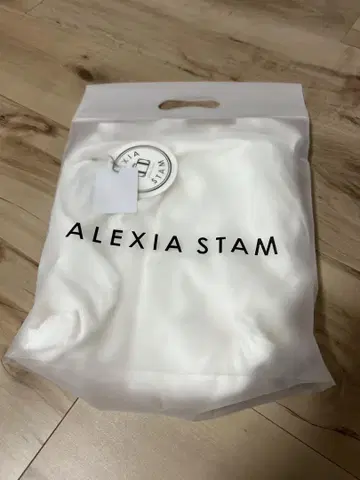 Alexia Stam 긴팔 티셔츠 새상품