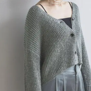미사용 새상품 스팽글 V넥 가디건 Apartby