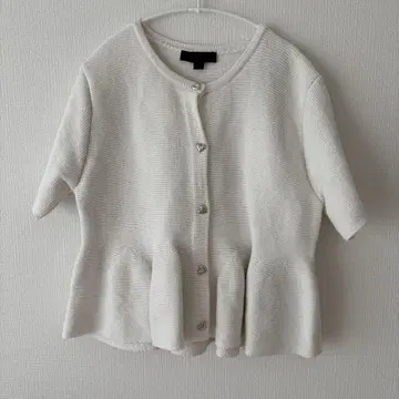 완판템*ZARA 페플럼 니트 자켓 에크루 M 하트 단추
