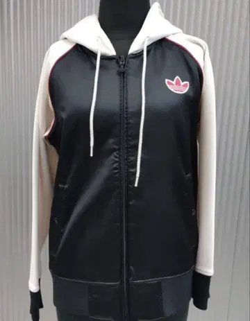 미사용 새상품 adidas 로데오 크라운 콜라보 후드 점퍼 S 사이즈