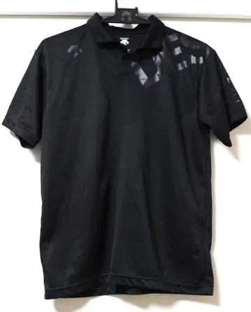 데상트 DESCENTE 반팔 셔츠 블랙 M 사이즈