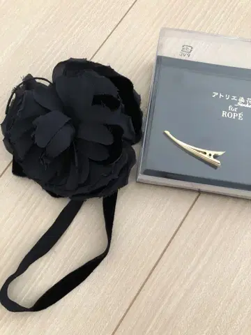 ROPE 로페 아틀리에 염화 코사지 블랙