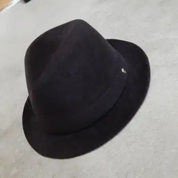헬렌 카민스키 햇