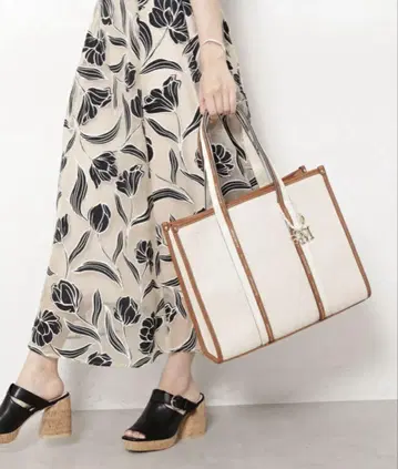 JILLSTUART 내로우 테이프 패브릭 토트 캠퍼스 x 브라운