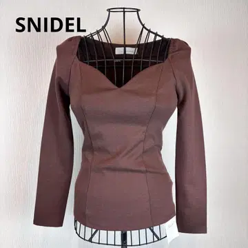 SNIDEL 스나이델 브라운 긴팔 V넥 상의 새상품 택 정가 7400엔