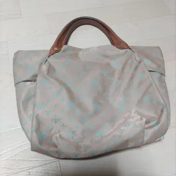 러셋 베이지와 스카이블루 토트백
