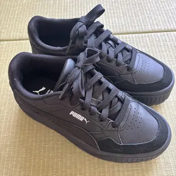 새상품급 PUMA 통굽 스니커즈 23.5cm