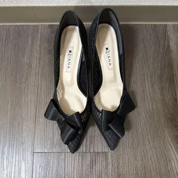 DIANA 블랙 하이힐 리본 포함