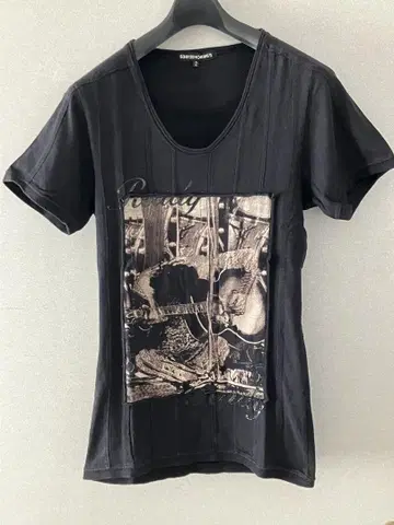 5351 POUR LES HOMMES 블랙 그래픽 프린트 T셔츠