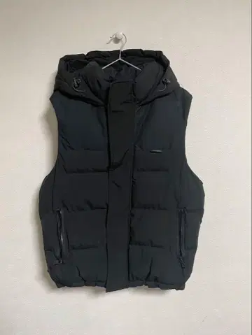 새상품급 ZARA 자라 남성용 다운 베스트 dnwr. M 자켓 겉옷